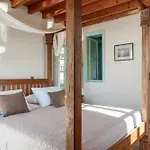 Nyaraló Santanna *
